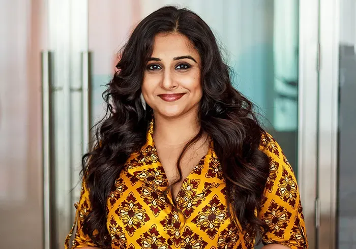 এক ঝলকে নজর কাড়লেন বিদ্যা